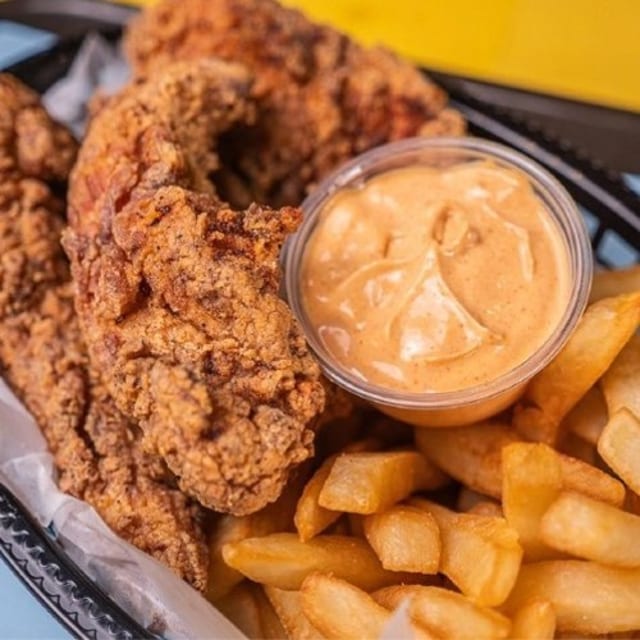 5-6 Piece Boneless Chicken Tenders & Fries (Over 1 Pound).